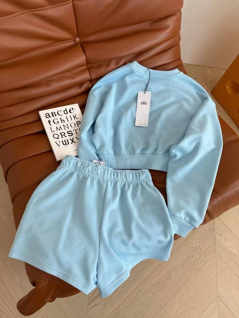 Cropped sweater set