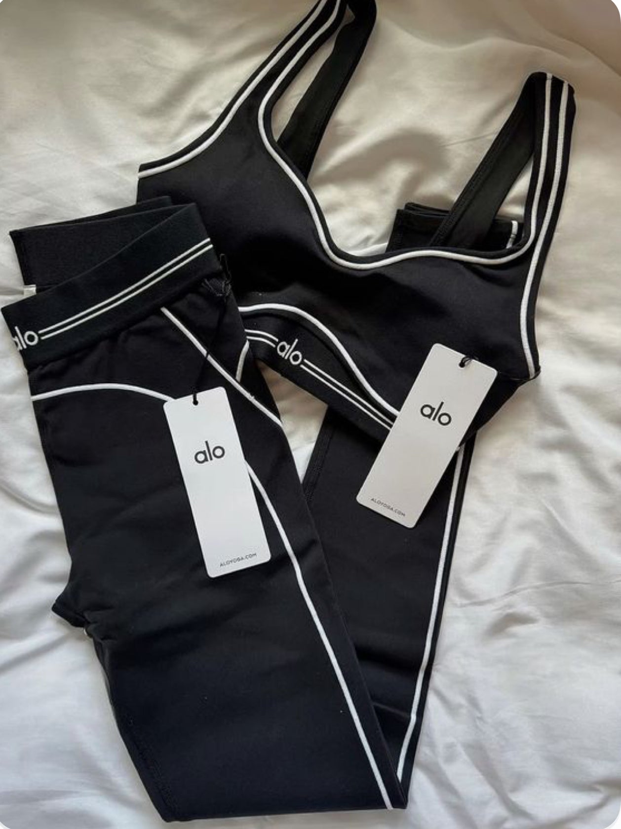 Black & White throb Set