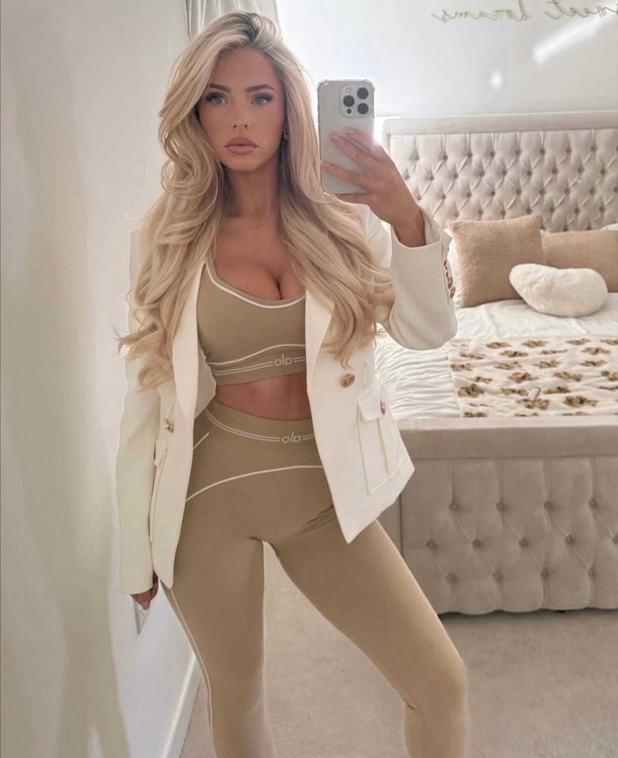 Beige & White throb Set