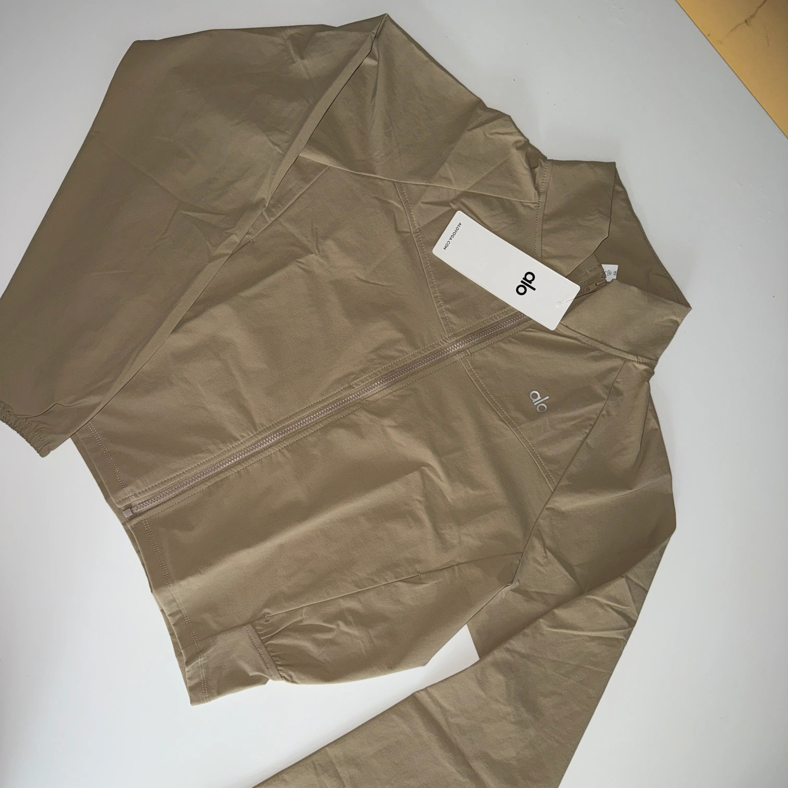 Beige & White throb Set